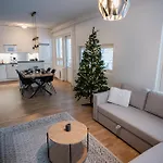 Lejlighed - King Size Bed - Wifi - Private Sauna