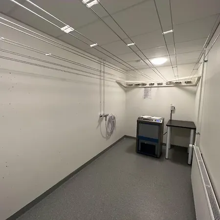 - King Size Bed - Gym&wifi - Indoor Parking Huoneisto