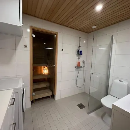 - King Size Bed - Wifi - Private Sauna *