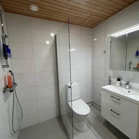 - King Size Bed -wifi - Indoor Parking Ροβανιέμι