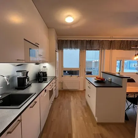 - King Size Bed - Wifi - Private Sauna *