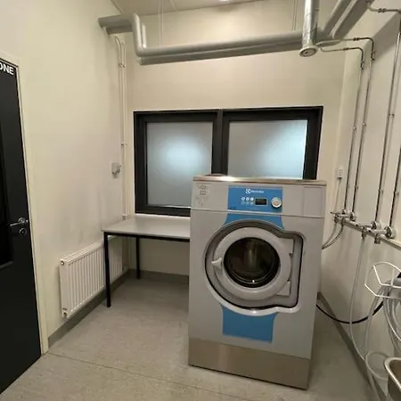 Huoneisto - King Size Bed - Gym&wifi - Indoor Parking
