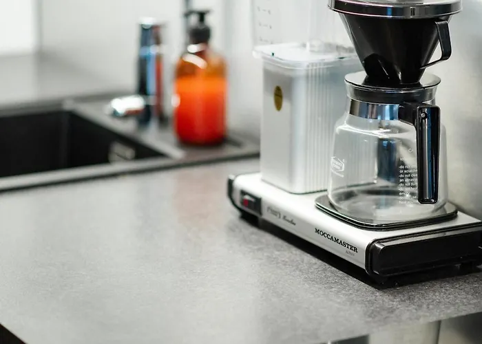 - King Size Bed - Wifi - Private Sauna *