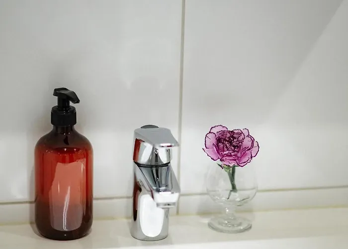 - King Size Bed - Wifi - Private Sauna